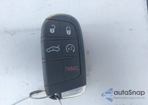 2013 Chrysler 300C John Varvatos Limited Edition из США, поврежденный, VIN 2C3CCADG2DH727695